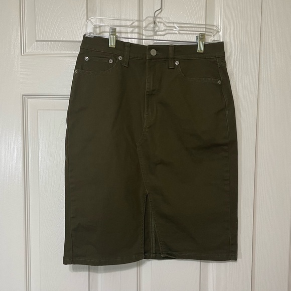Banana Republic Olive Pencil Skirt - Picture 2 of 9